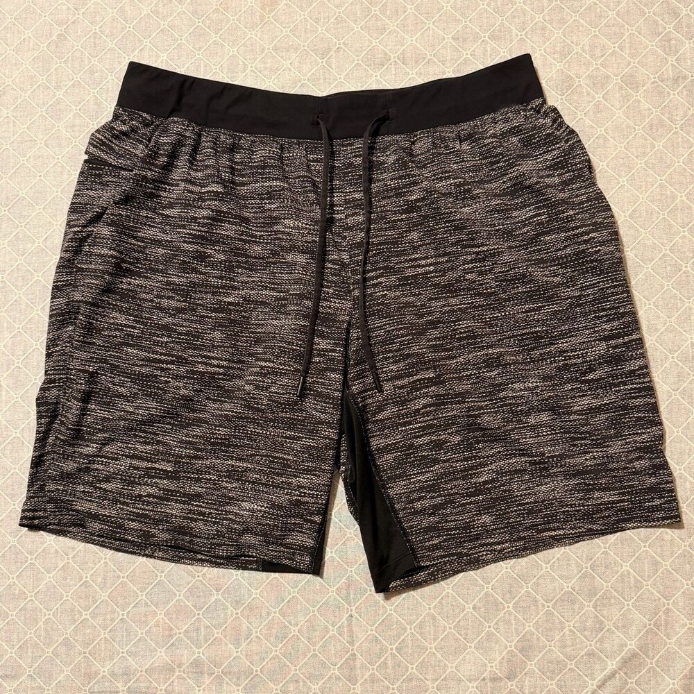 Lululemon T.H.E. Shorts Men XXL Black/White 9" Stretch Training Performance